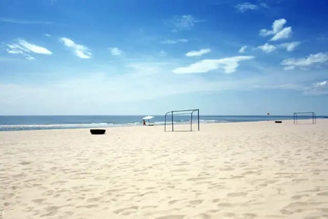 Bến biển Nhật Lệ